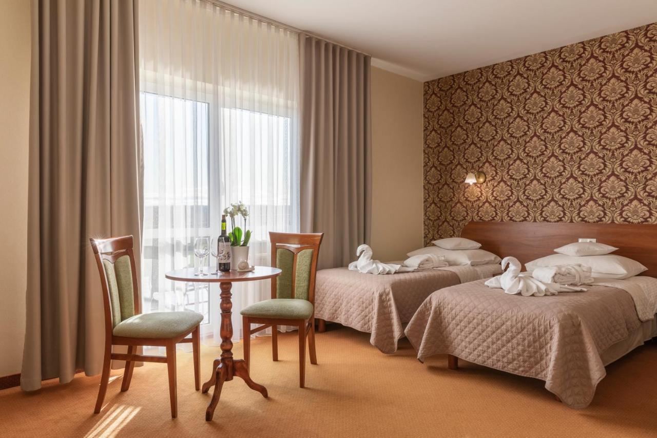 Bursztyn - Bernstein Spa & Wellness Dąbki Esterno foto